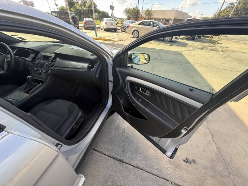 2015 Ford Taurus SEL