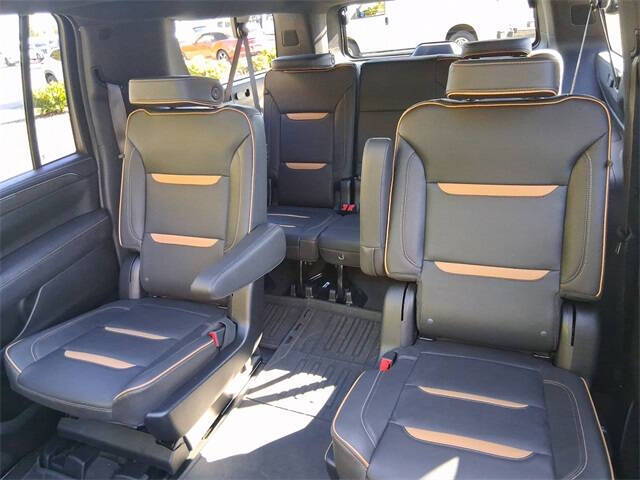 2023 GMC Yukon XL AT4