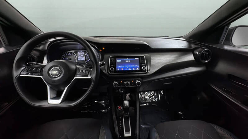 2019 Nissan Kicks S