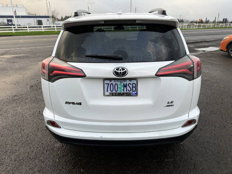2017 Toyota RAV4 LE
