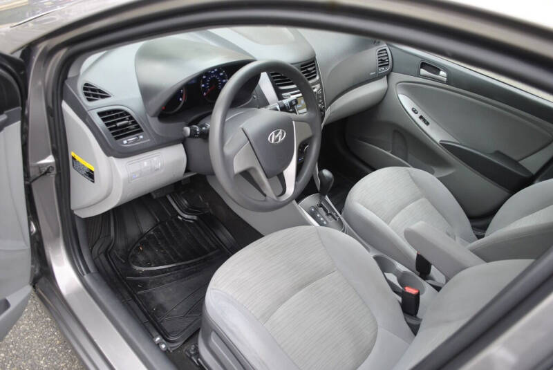 2017 Hyundai Accent SE