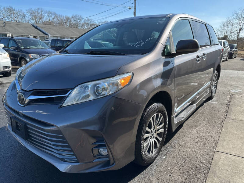 Used 2018 Toyota Sienna XLE with VIN 5TDYZ3DC2JS964970 for sale in Seekonk, MA