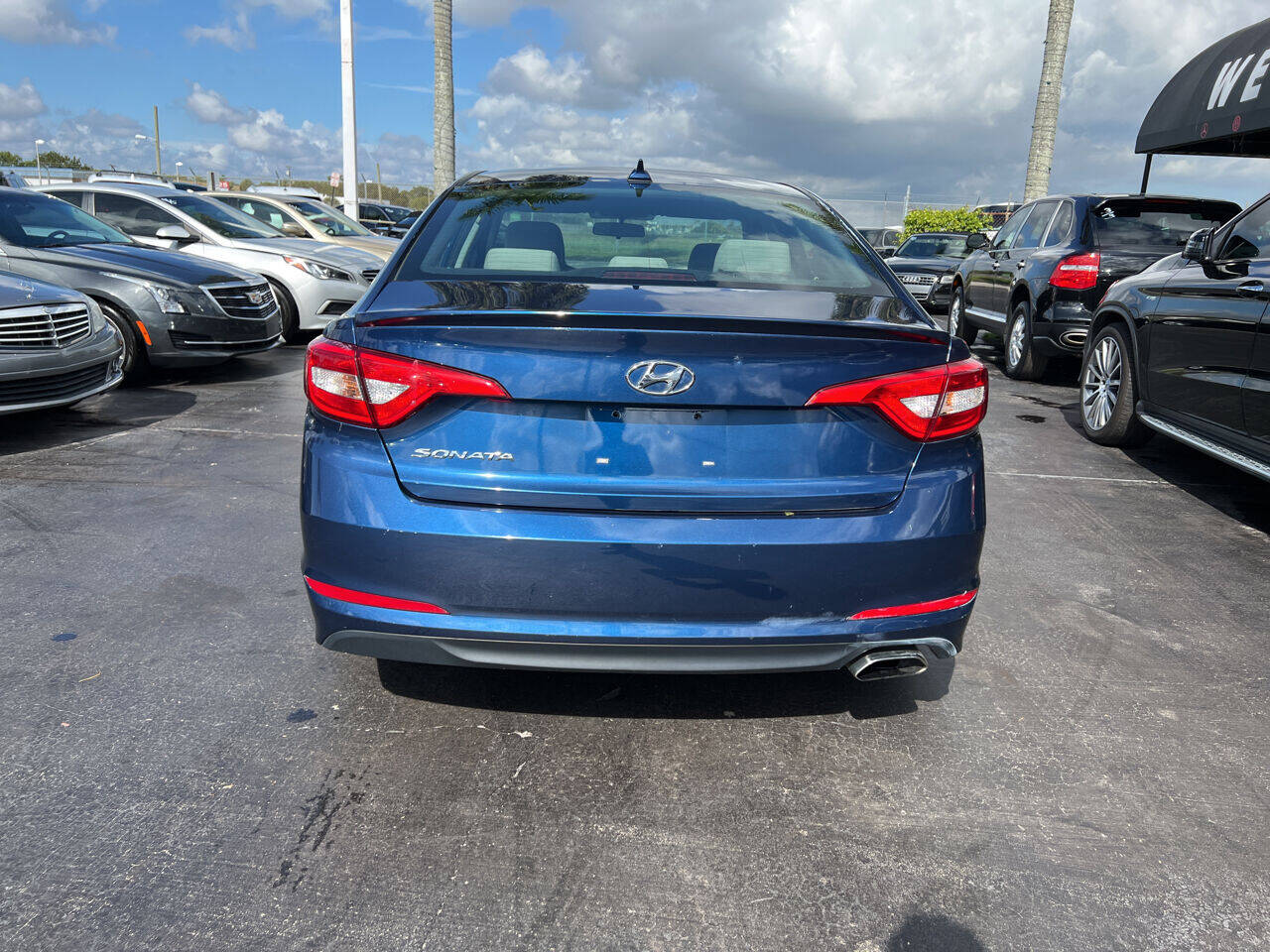 2015 HYUNDAI Sonata Sedan - $10,900