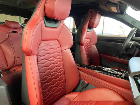 2024 Audi e-tron GT quattro Premium Plus