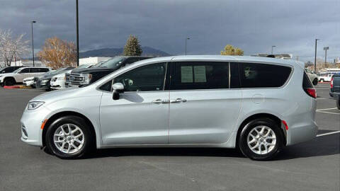 2023 Chrysler Pacifica Touring