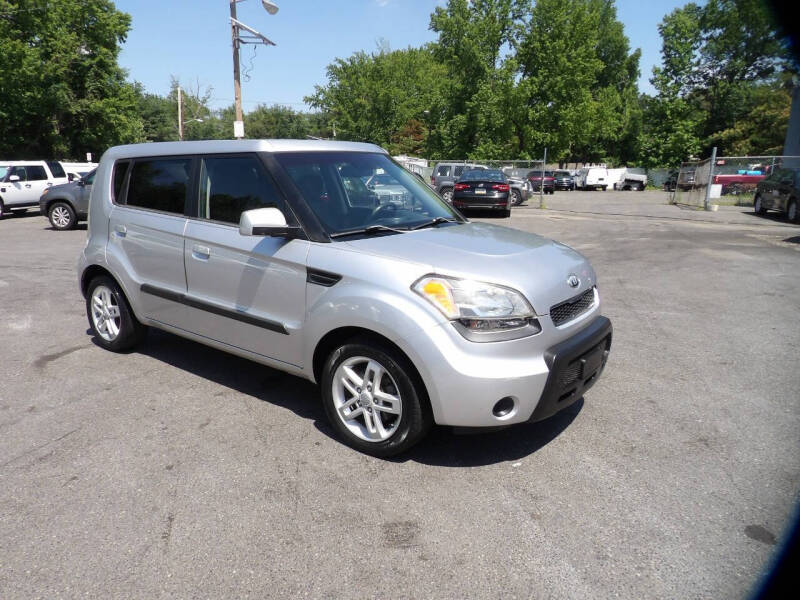 2010 Kia Soul +
