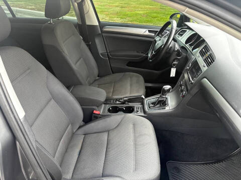 2017 Volkswagen Golf TSI S