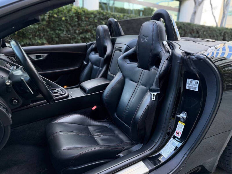 2016 Jaguar F-TYPE R