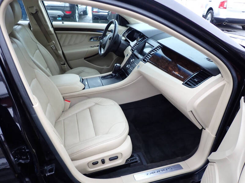 2016 Ford Taurus Limited