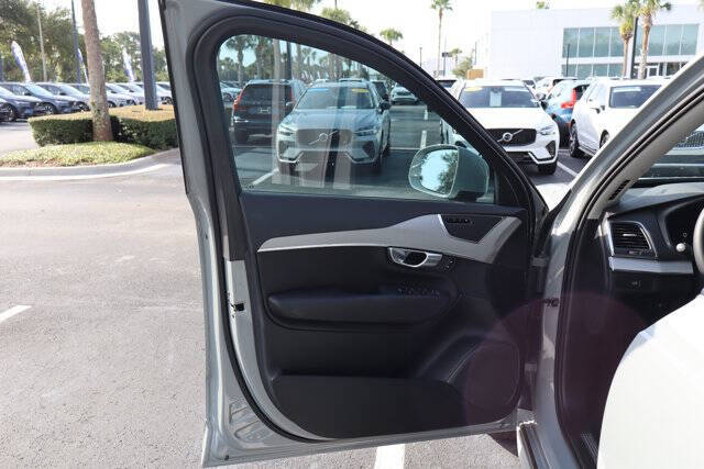 2024 Volvo XC90 B5 Core Bright Theme