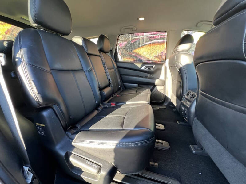 2019 Nissan Pathfinder SL