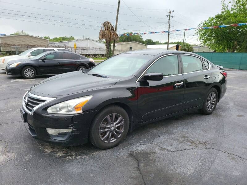 2015 Nissan Altima for sale at Hollywood Quality Cars of Ocala in Ocala FL