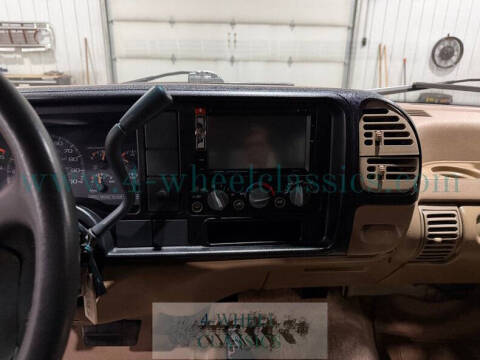 1995 GMC Suburban K2500