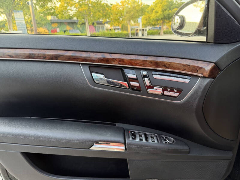 2008 Mercedes-Benz S-Class S 550 4MATIC