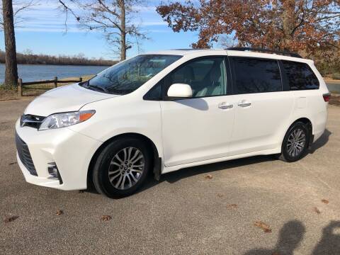2019 Toyota Sienna for sale at Monroe Auto's, LLC in Parsons TN