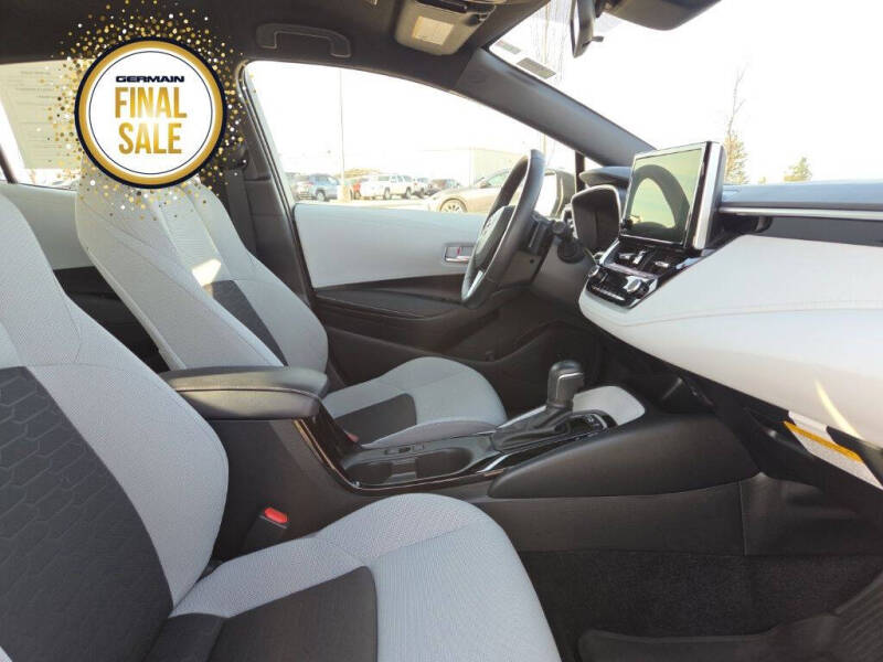 2025 Toyota Corolla Hatchback SE