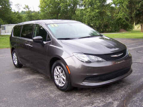 2022 Chrysler Voyager LX