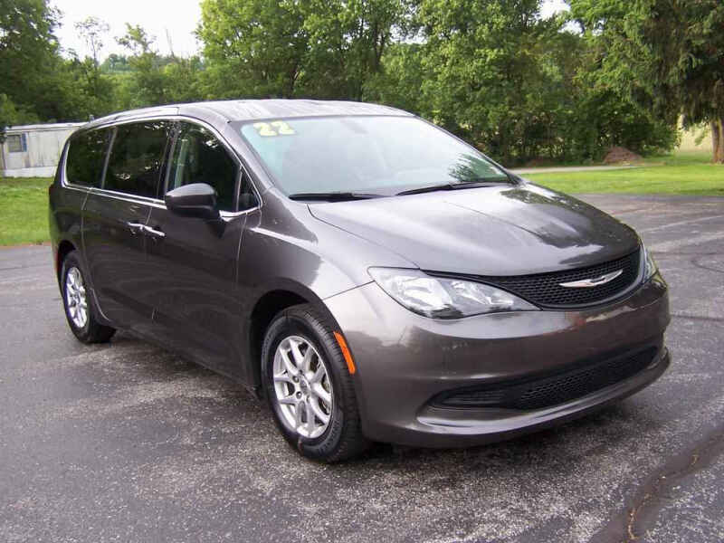 2022 Chrysler Voyager LX