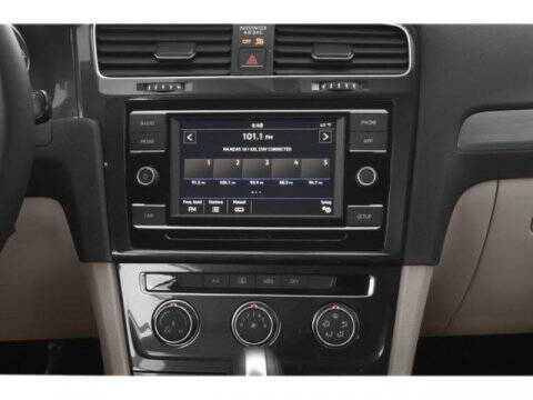 2018 Volkswagen Golf TSI SE