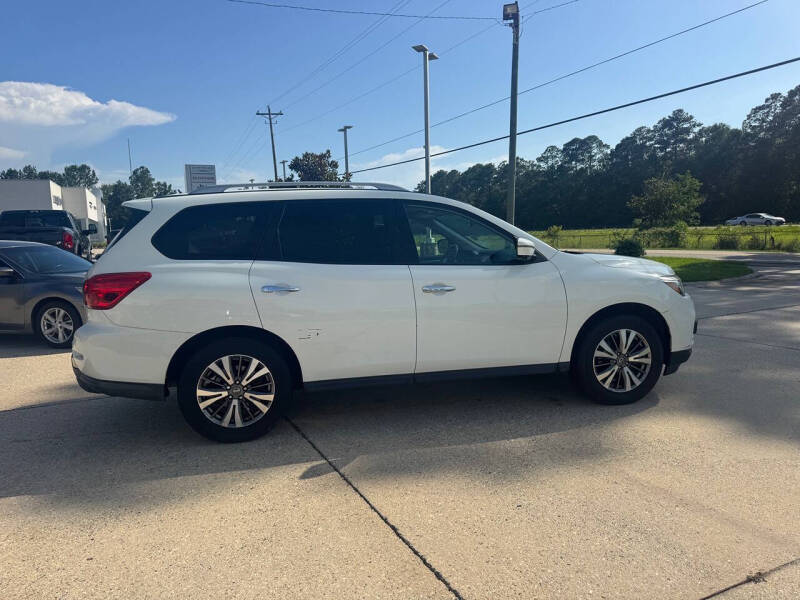 2017 Nissan Pathfinder SL
