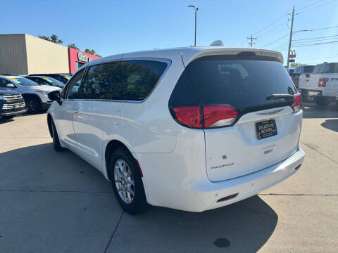 2017 Chrysler Pacifica LX