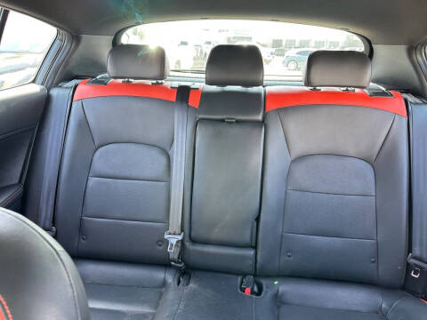 2017 Kia Forte5 SX