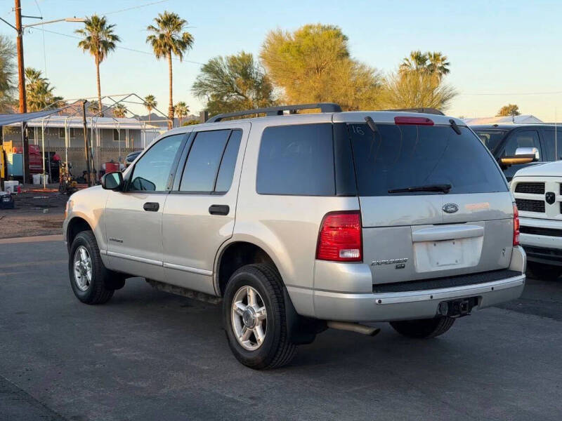 2004 Ford Explorer XLT