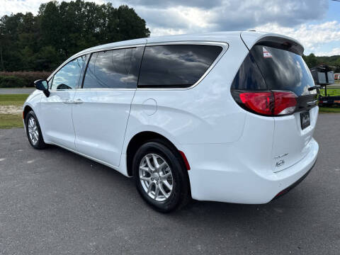 2026 Chrysler Voyager LX