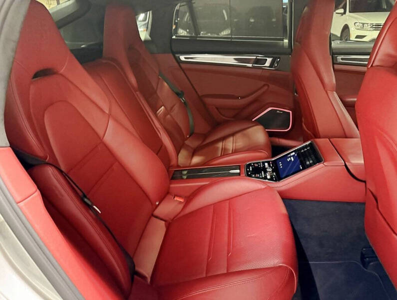 2017 Porsche Panamera Turbo