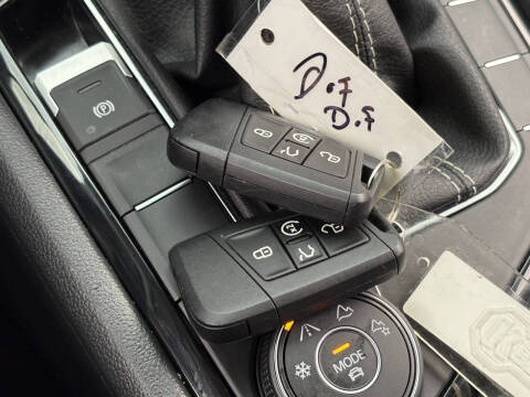 2024 Volkswagen Taos SEL 4Motion