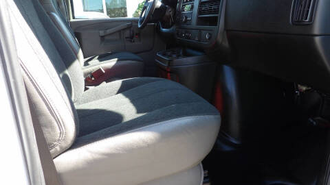 2024 Chevrolet Express 2500