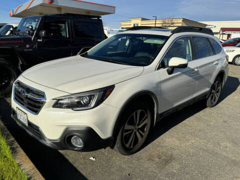 2018 Subaru Outback for sale at Deruelle's Auto Sales in Shingle Springs CA