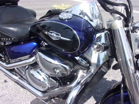 2005 Suzuki Boulevard