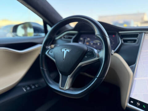 2015 Tesla Model S 85D