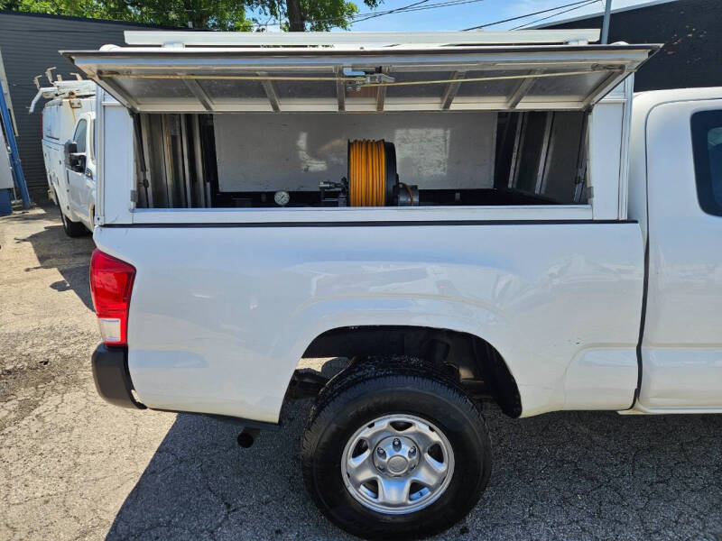2016 Toyota Tacoma SR