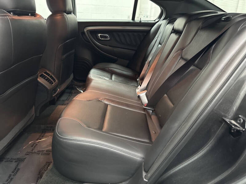 2018 Ford Taurus SEL