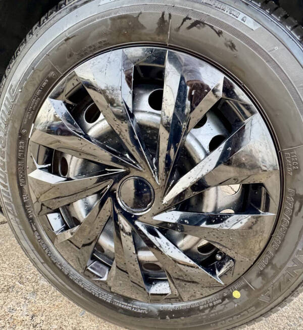 2013 Toyota Yaris 5-Door LE