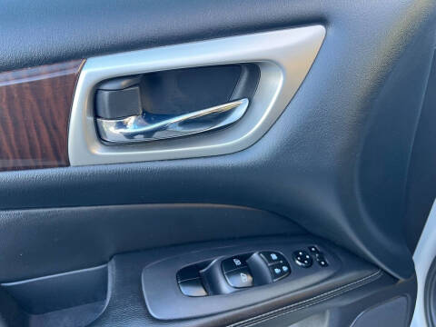 2014 Nissan Pathfinder SL