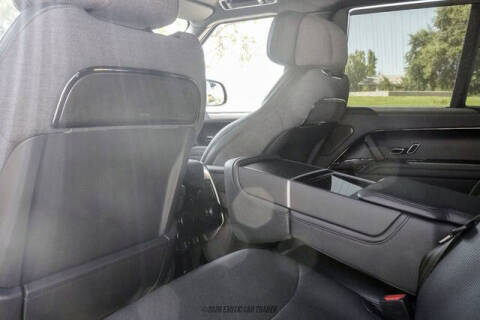 2026 Land Rover Range Rover P615 SV