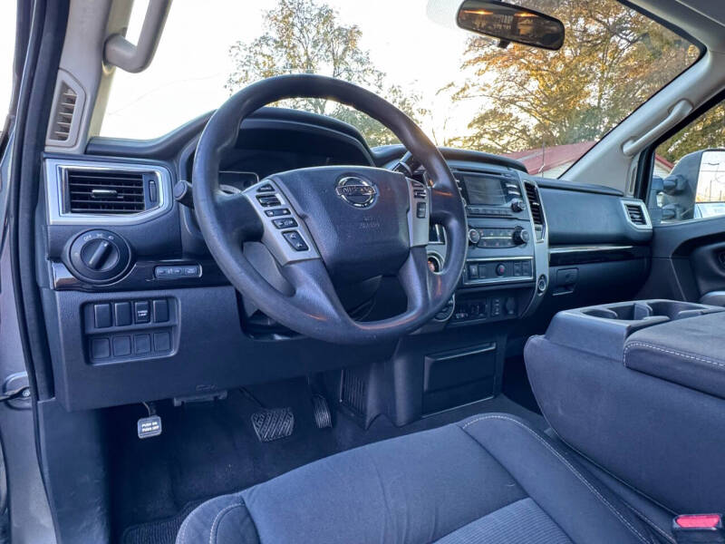 2016 Nissan Titan XD SV