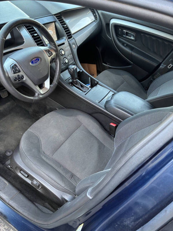 2017 Ford Taurus SEL