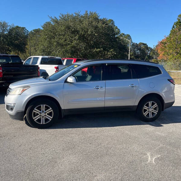 2017 Chevrolet Traverse 2LT photo 11