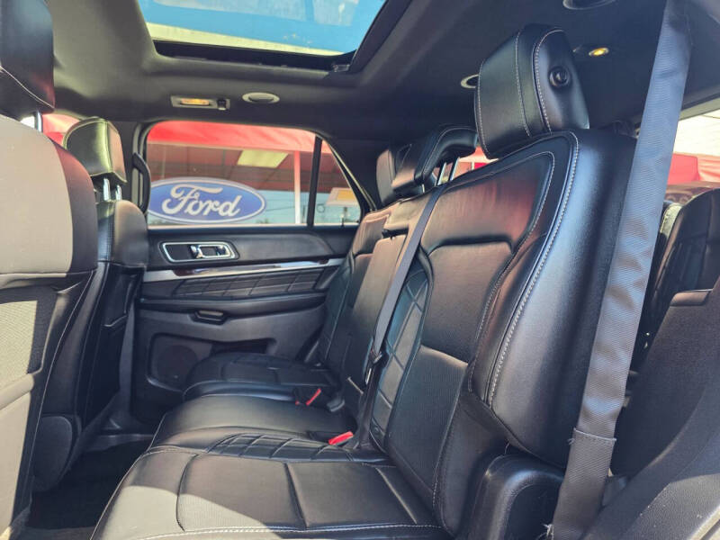 2017 Ford Explorer Platinum