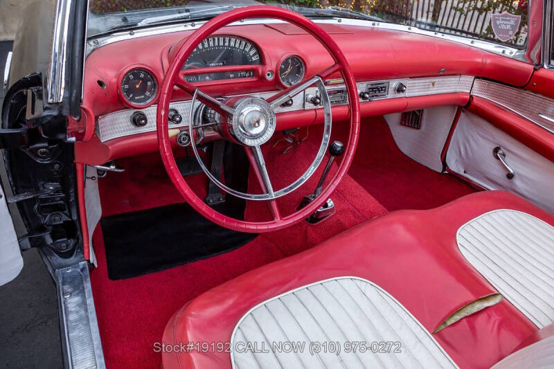 1956 Ford Thunderbird