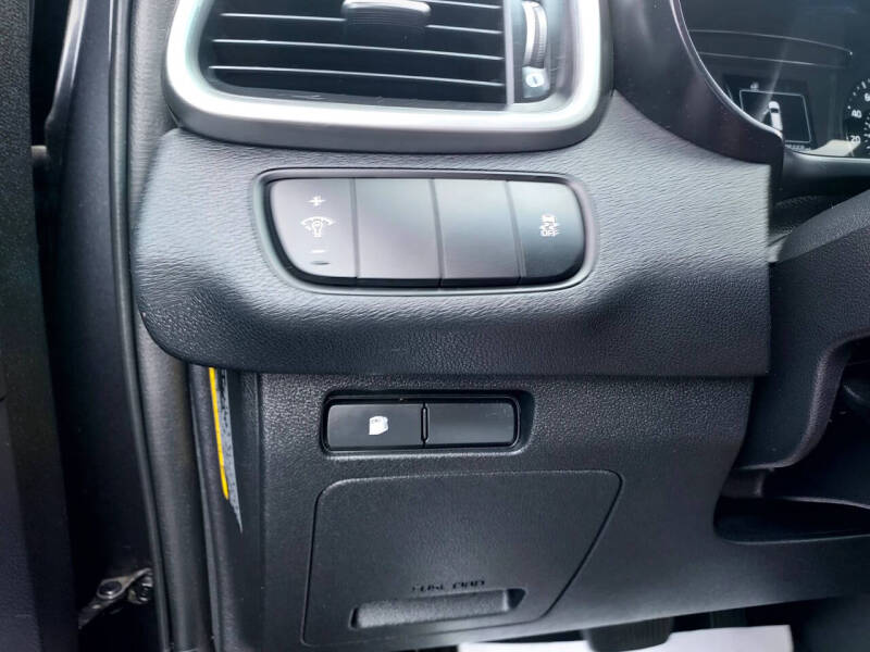 2017 Kia Sorento LX