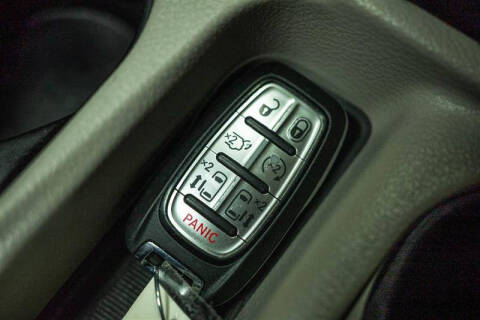 2024 Chrysler Voyager LX