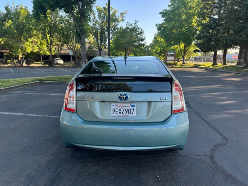 2014 Toyota Prius Two