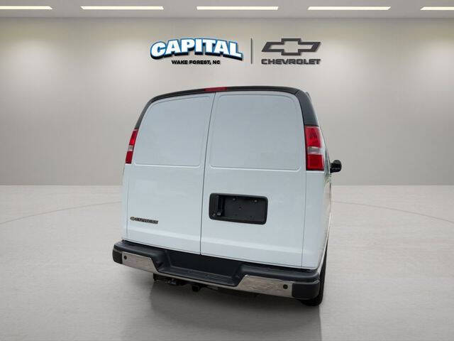 2025 Chevrolet Express 2500