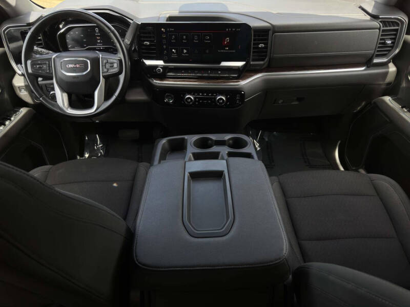 2024 GMC Sierra 1500 SLE