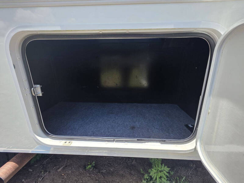 2013 Winnebago Vista